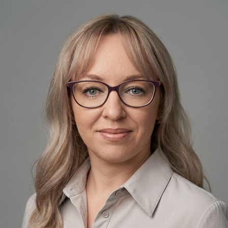 Анна Сурова